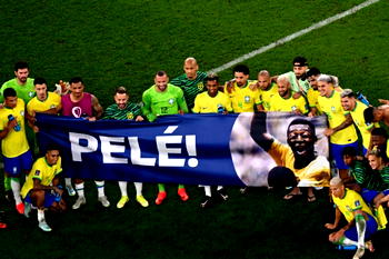 Pele watches Brazil World Cup match from hospital