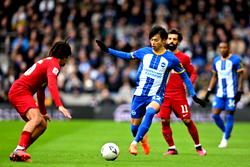 Kaoru Mitoma signs new Brighton deal
