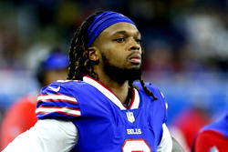 NFL player suffers cardiac arrest during game