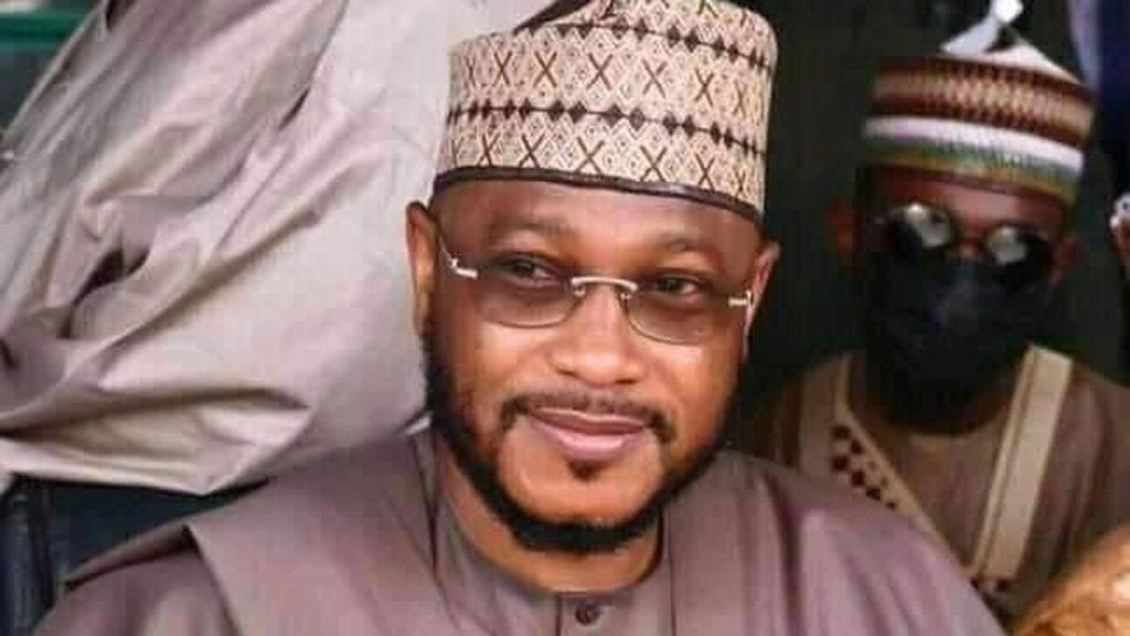 Dry season: Lawal distributes fertiliser, inputs to farmers