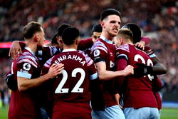 West Ham beat Everton to pile pressure on Lampard