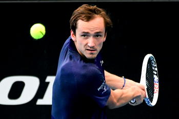 Medvedev sweeps past Brooksby to reach Dubai semis