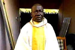 Youths set Niger police station ablaze over murder of Catholic priest
