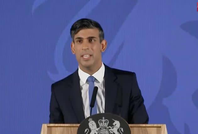 UK increases minimum wage of immigrants on Skilled Work Visa by 48 per cent