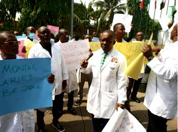 Doctors, again, barricade Abia govt house, protest 24-month salary arrears