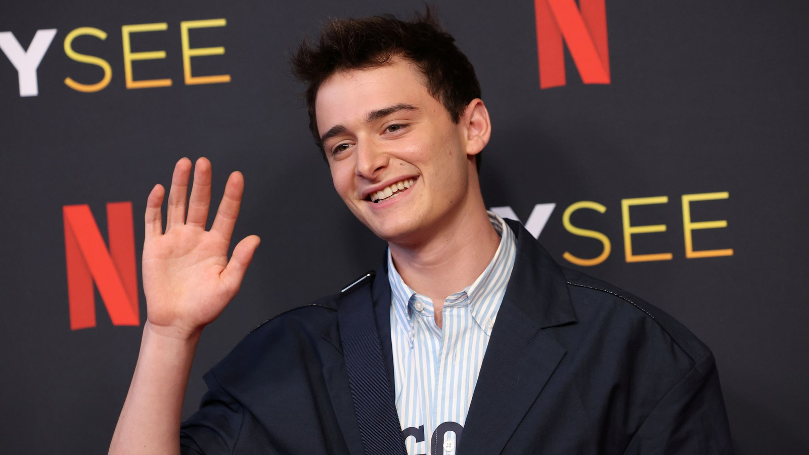 Stranger Things Star Noah Schnapp Comes Out As Homosexual Vanguard