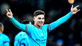 Man City offer Alvarez contract renewal amid Barca interest