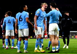 Man City sink Arsenal to seize top spot in title race