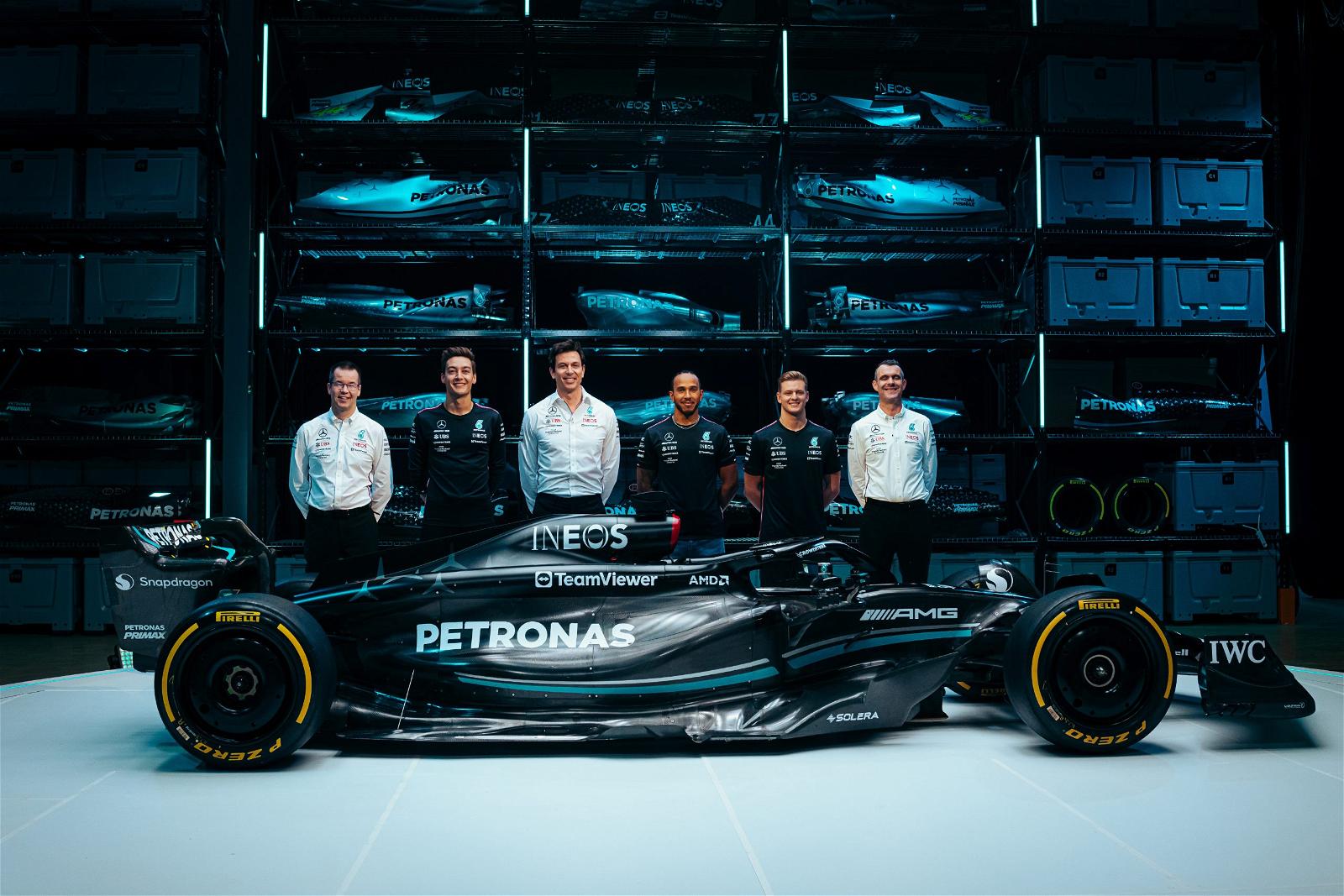 Hamilton starts negotiations over new deal – Mercedes
