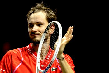 Medvedev breezes into Rotterdam final, back into world top 10