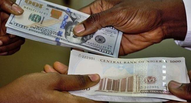 Naira falls to dollar, exchanges at N461.67