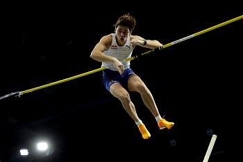 Duplantis wins in Berlin but misses new world record