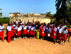 Foundation offset students school bills in Enugu