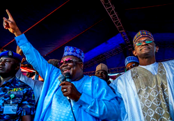 Governor Buni escapes thug attack at APC rally