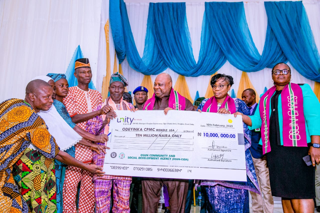 40 Osun Communities Receive N518 Million In Support From Adeleke ...