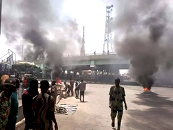Again, riot breaks out in Ibadan over naira, fuel scarcity