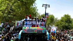 Tinubu didn’t throw Naira notes at Lagos crowd — APC