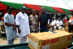 Ereyitomi boast economic development with donation of Tricycles, Speedboats, cash