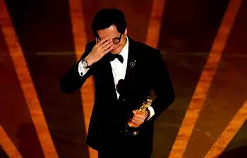 Key Huy Quan receives Best Supporting Actor award for ‘Everything Everywhere’