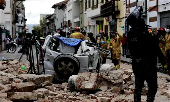 15 die as earthquake hits Ecuador, Peru 