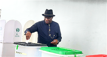 Polls: Jonathan casts vote in Bayelsa, condemns electoral violence