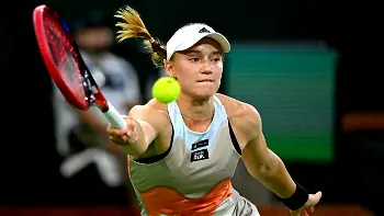 <strong></img>Swiatek pulls out of Miami Open with rib injury</strong>