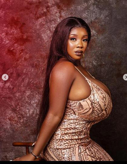 nobra Day Nigerian Slay Queens With 'heavy Boobs' Trends On