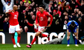 Johnson’s brace denies Everton crucial away win