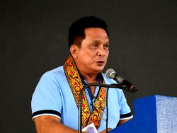 Governor, 5 others shot dead in latest attack in Philippine