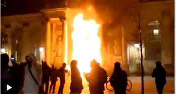 French protesters allegedly set Bordeaux town hall ablaze