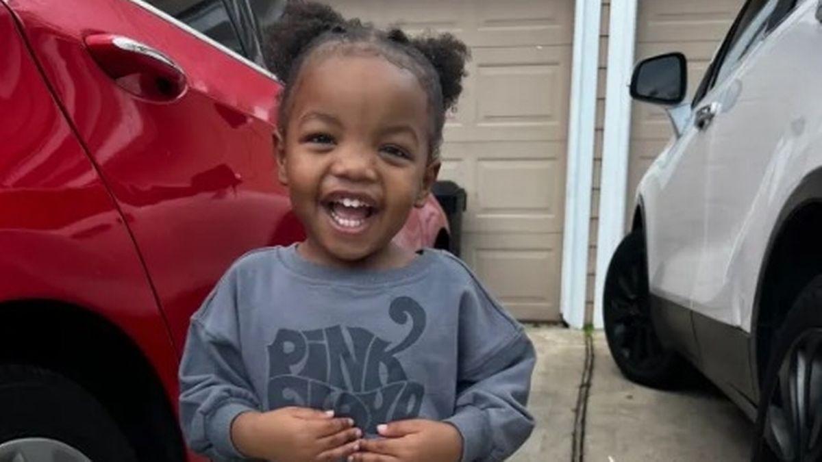 Father chokes 2-yr-old daughter to death while Facetiming her mother