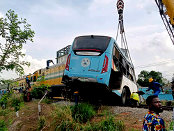 Lagos bus driver didn’t stop for moving train — Railway boss