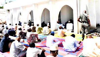 Kaduna guber: Imam cries during Juma’at sermon, alleges threat to life