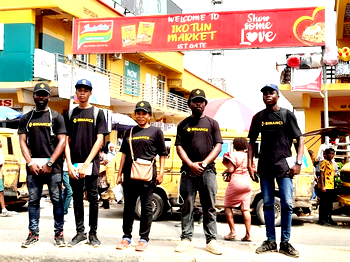 Binance takes blockchain awareness to popular Nigerian markets, in collaboration with ScholarX