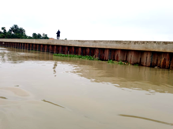 Flooding: FG tasks contractors on speedy completion of shoreline projects in Bayelsa