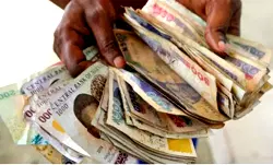 Cash crunch: Banks, businesses lament scarcity of currency notes