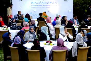 <strong>UN demands Taliban revoke ban on women staff</strong>