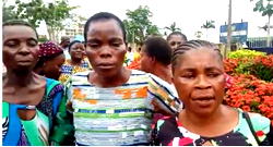 Protesting Cross River sweepers litter governor’s office with garbage