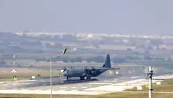Turkish evacuation plane shot in Sudan as crisis resumes