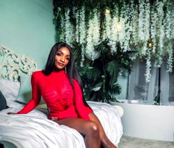 Simi celebrates 35th birthday in stunning photos