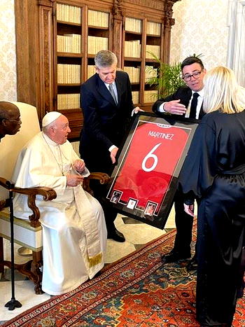 Pope Francis receives signed shirt from Manchester United’s Lisandro Martinez