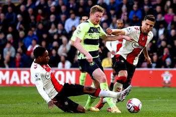 De Bruyne hits 100 PL assists as Man City thrash Southampton 4-1