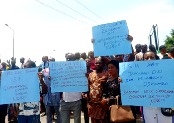 Protest at Imo INEC, as Youths demand authentic results on Isu state constituency