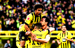 Dortmund trounce Frankfurt 4-0, move to top of Bundesliga