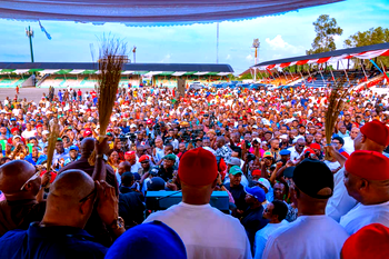 Uzodimma receives PDP defectors, other parties’ faithful to APC