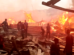 [Photoa] Bodija plank market on fire