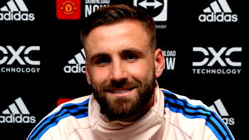 Luke Shaw signs new four-year contract at Man United