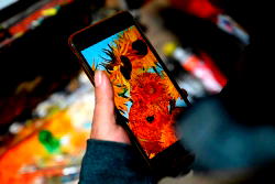 UK to test alert system on millions of phones