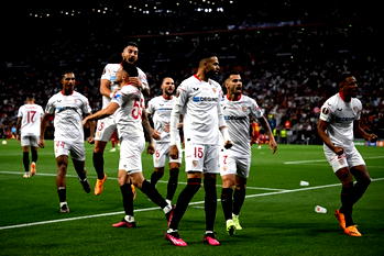 Sevilla win Europa League for seventh time after beating AS Roma on penalties