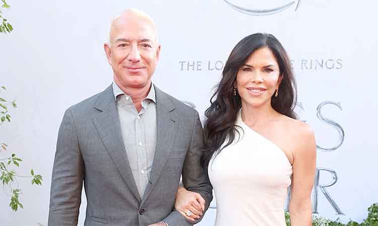 Jeff Bezos Engaged To Girlfriend Lauren Sanchez Vanguard News 1198